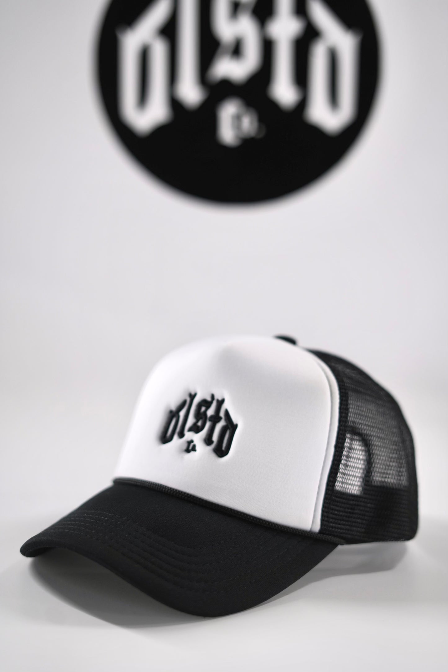 B&W CLASSIC TRUCKER HAT
